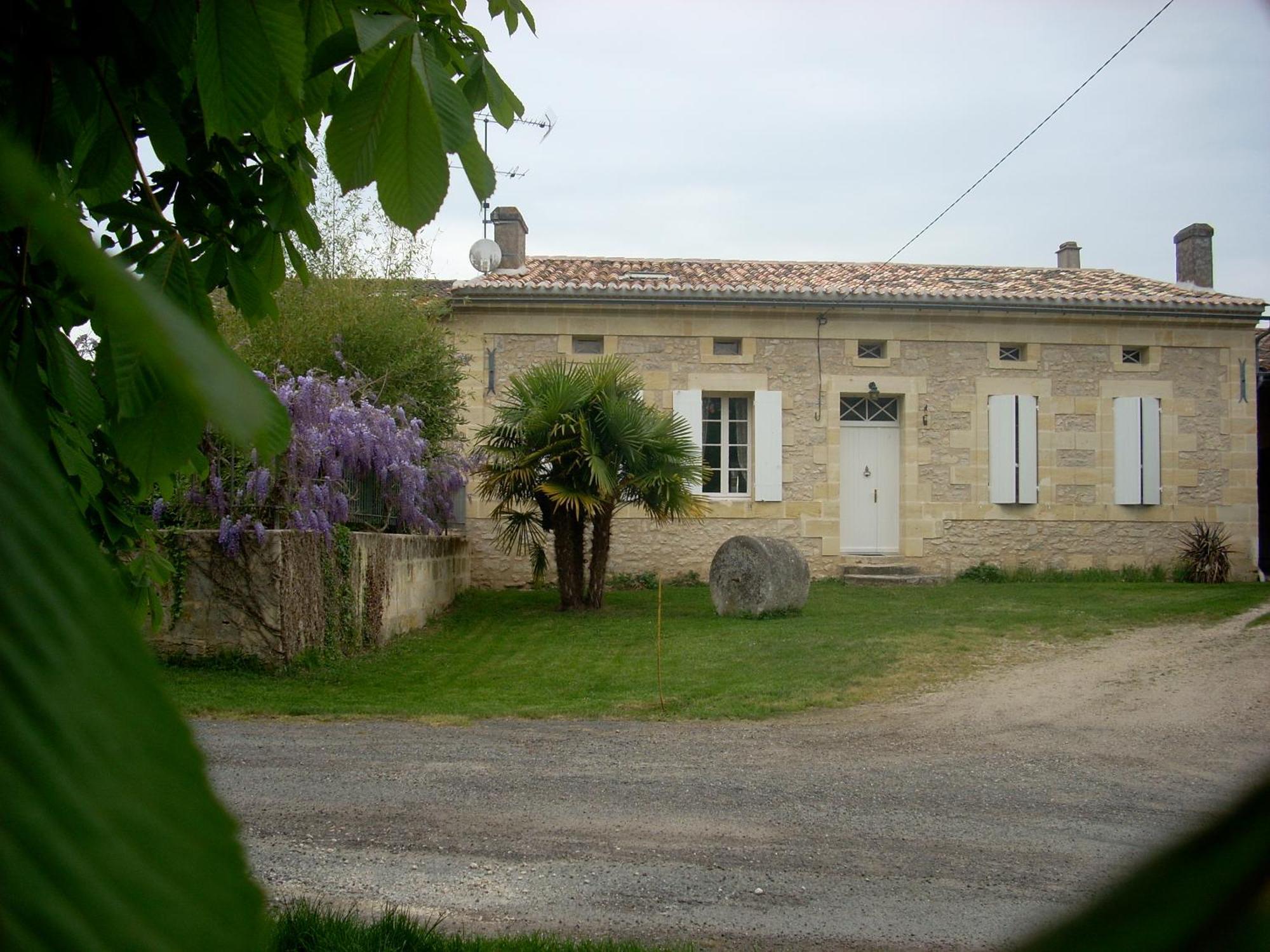 Sous Les Marronniers Bed and Breakfast Petit-Palais-et-Cornemps Buitenkant foto